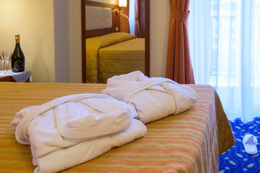 Hotel Benaco Torbole Sul Garda Екстер'єр фото